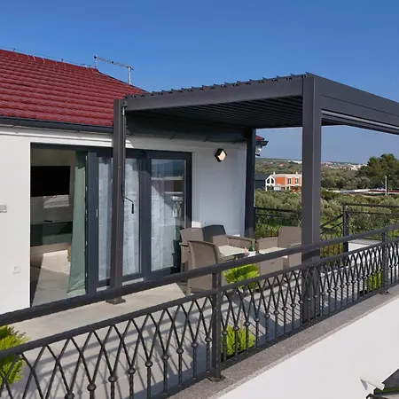 شقة Golden Horizon Residence-peaceful Oasis With Pool Near The Sea