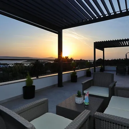 Apartamento Golden Horizon Residence-peaceful Oasis With Pool Near The Sea