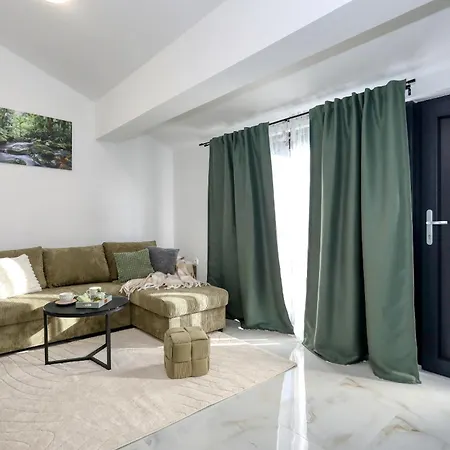 Golden Horizon Residence-peaceful Oasis With Pool Near The Sea Turanj