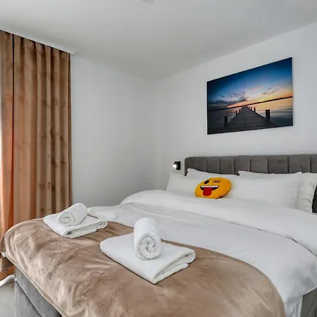 Golden Horizon Residence-peaceful Oasis With Pool Near The Sea توراني