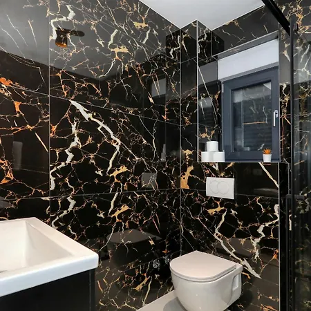Golden Horizon Residence-peaceful Oasis With Pool Near The Sea *