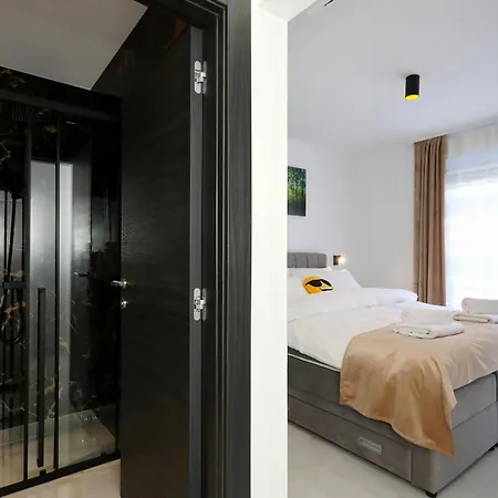 Golden Horizon Residence-peaceful Oasis With Pool Near The Sea توراني