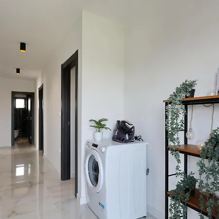 شقة Golden Horizon Residence-peaceful Oasis With Pool Near The Sea توراني