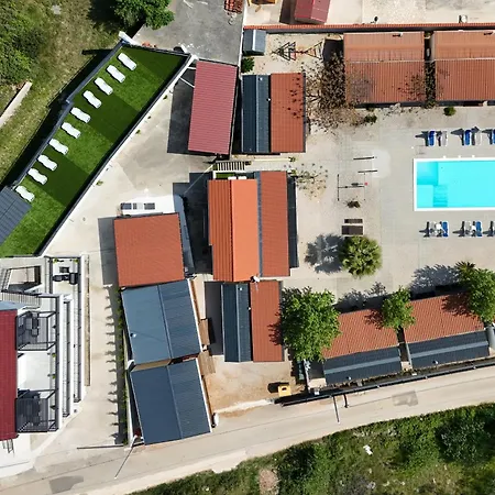 Golden Horizon Residence-peaceful Oasis With Pool Near The Sea Apartamento Turanj