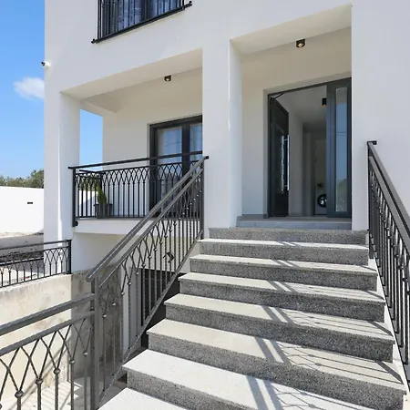 Apartamento Golden Horizon Residence-peaceful Oasis With Pool Near The Sea *