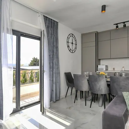 Apartamento Golden Horizon Residence-peaceful Oasis With Pool Near The Sea *